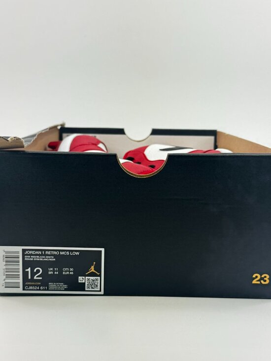 Athletic_Shoes